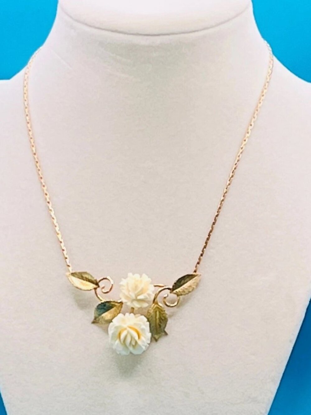 Vintage 1940s Krementz Gold Filled Necklace Dainty Carved White Roses Leaves